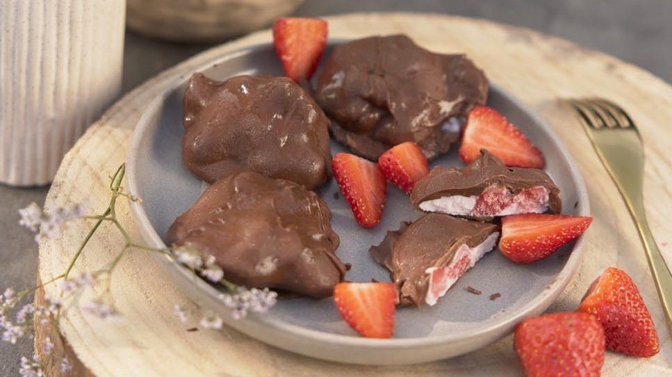 Frozen Strawberry Yoghurt Bites Frozen Strawberry Yoghurt Bites