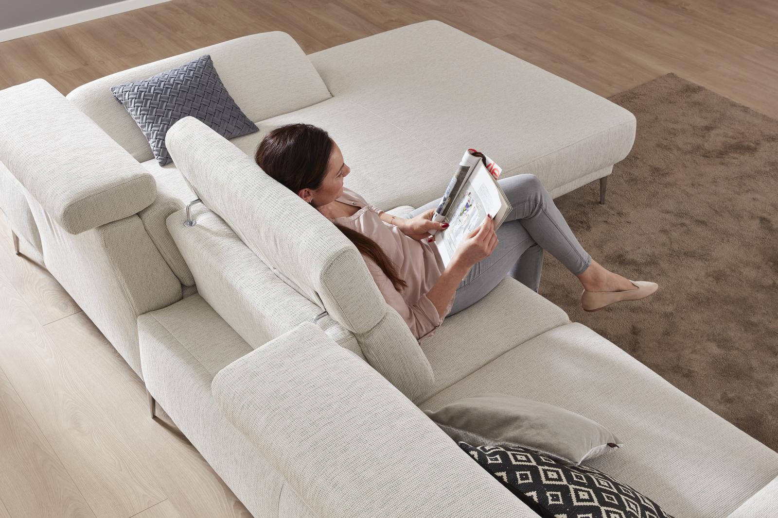 interliving-sofa-serie-reinigung-von-polstern