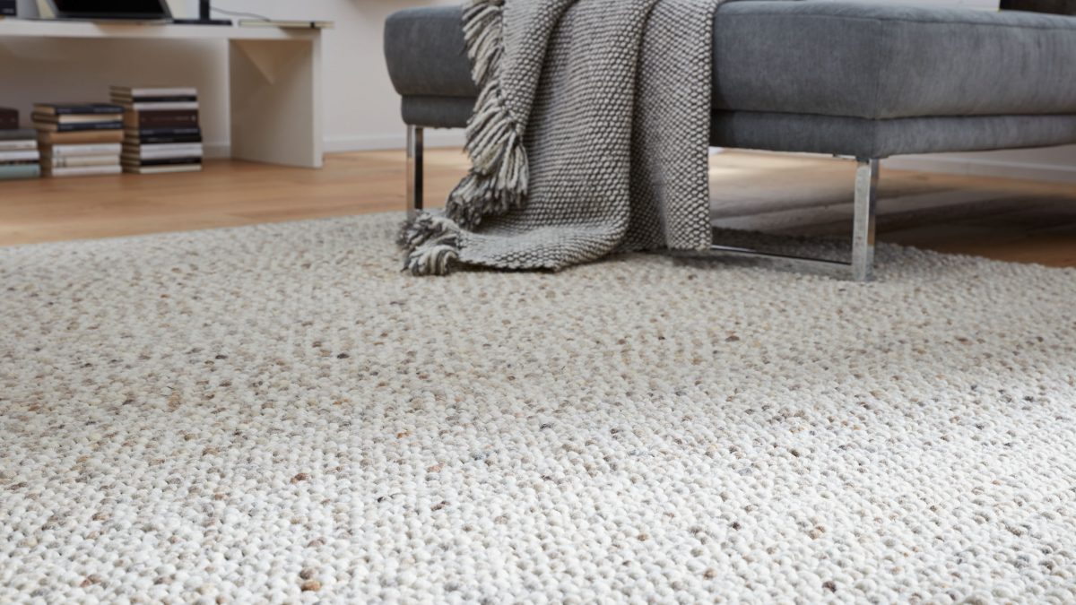 Teppich-Interliving-B-8001-sand-Oberflaeche