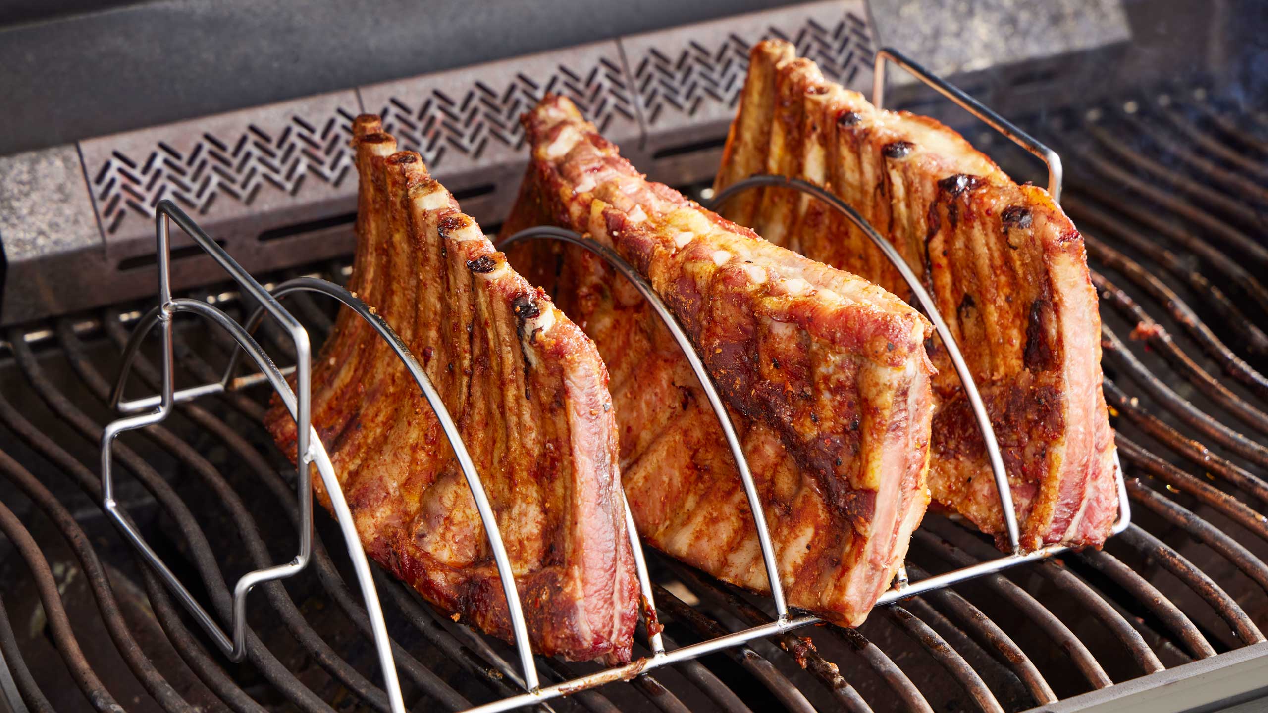 Spare-Ribs-Halter für den Grill